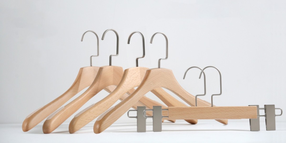 亞克力衣架還是木衣架好