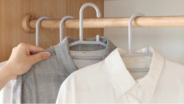 衣柜衣架用哪種好，兩分鐘教您避“坑”！---華恩衣架