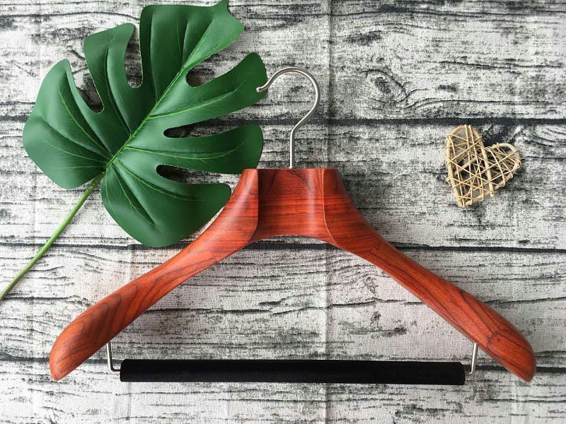 實(shí)木衣架優(yōu)點(diǎn)，實(shí)木衣架好處