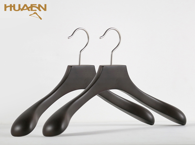 西裝實(shí)木衣架——形體