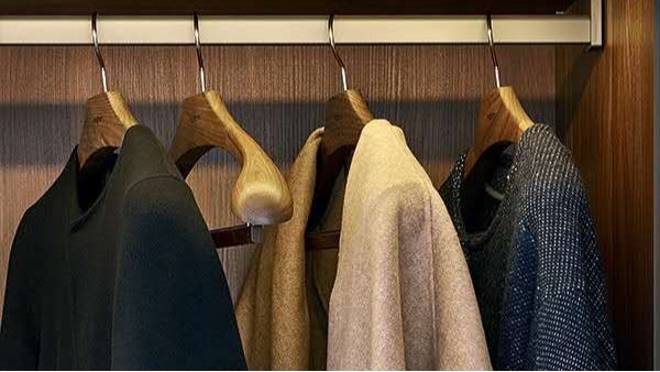 大衣?lián)我录軐嵞竞眠€是木質(zhì)好