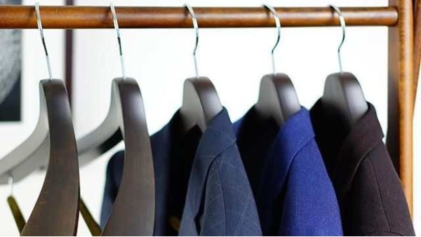 華恩課堂---實(shí)木衣架哪個(gè)牌子好？【華恩】