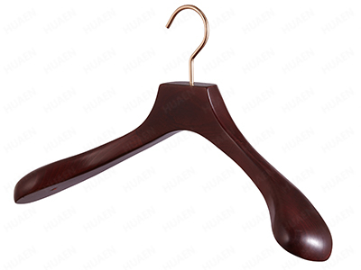 家用寬肩實木衣架H010