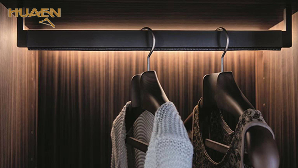 木式衣架木質(zhì)衣架